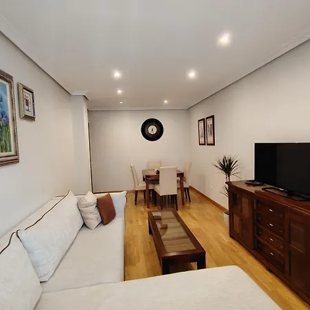 Avello Con Parking Apartment *